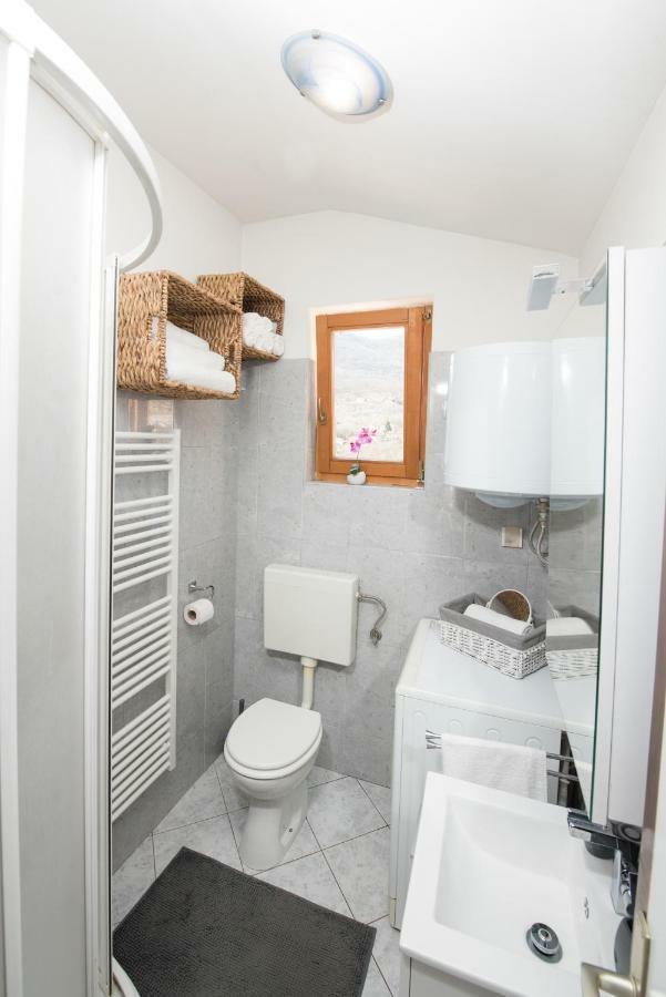 Lola Apartment Veprinac Esterno foto