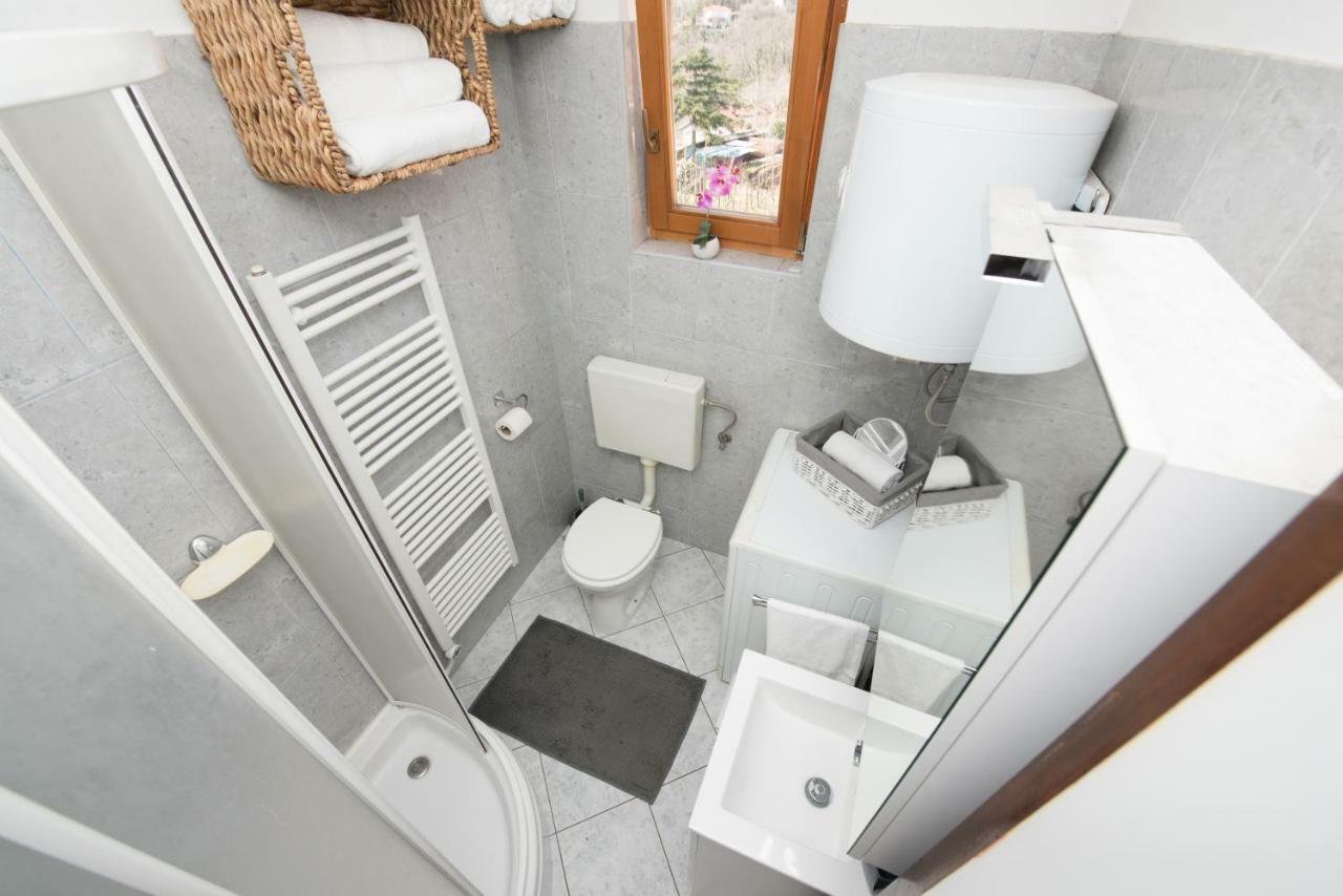 Lola Apartment Veprinac Esterno foto