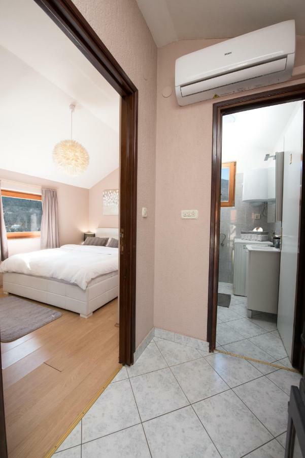 Lola Apartment Veprinac Esterno foto